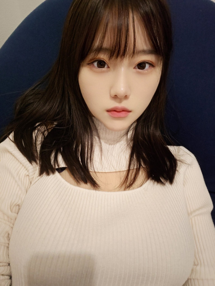 S1에서 4월 데뷔 J컵 AV 신인 배우 마루이시 레아