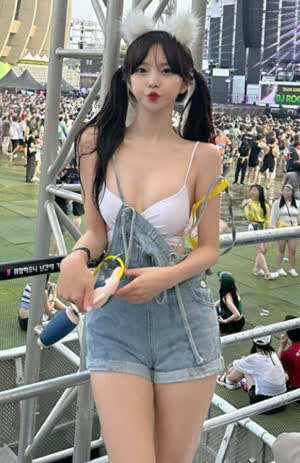 BJ 박민정 워터밤 흰 비키니 의상